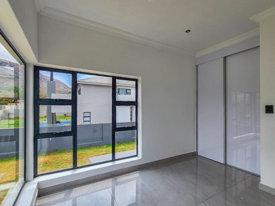 To Let 5 Bedroom Property for Rent in Melodie North West